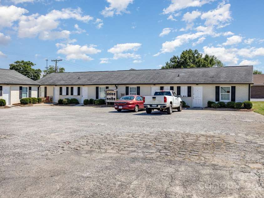 1655 Webb Street, Gastonia, NC 28052.  MLS# CAR4278686, YatesRealty ID 26261. 