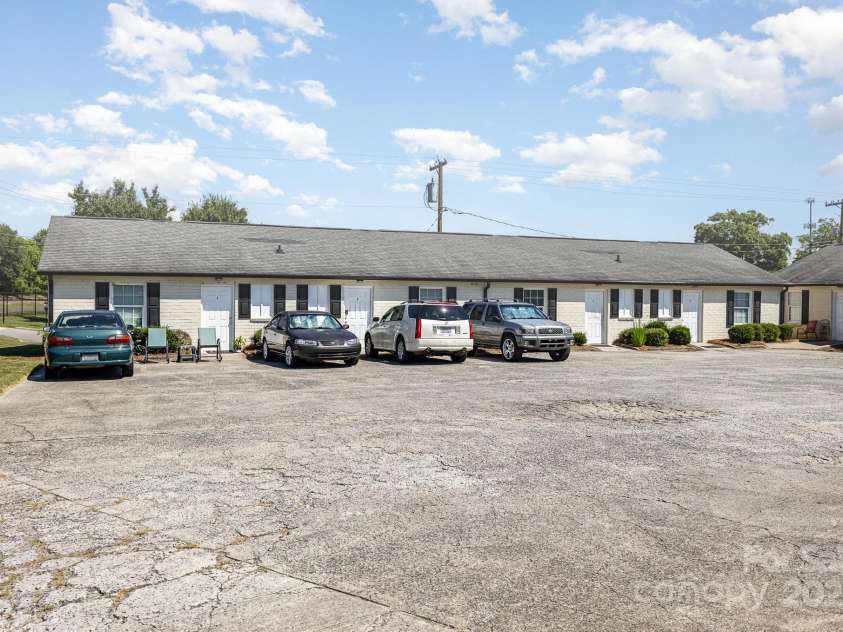 1655 Webb Street, Gastonia, NC 28052.  MLS# CAR4278686, YatesRealty ID 26261. 