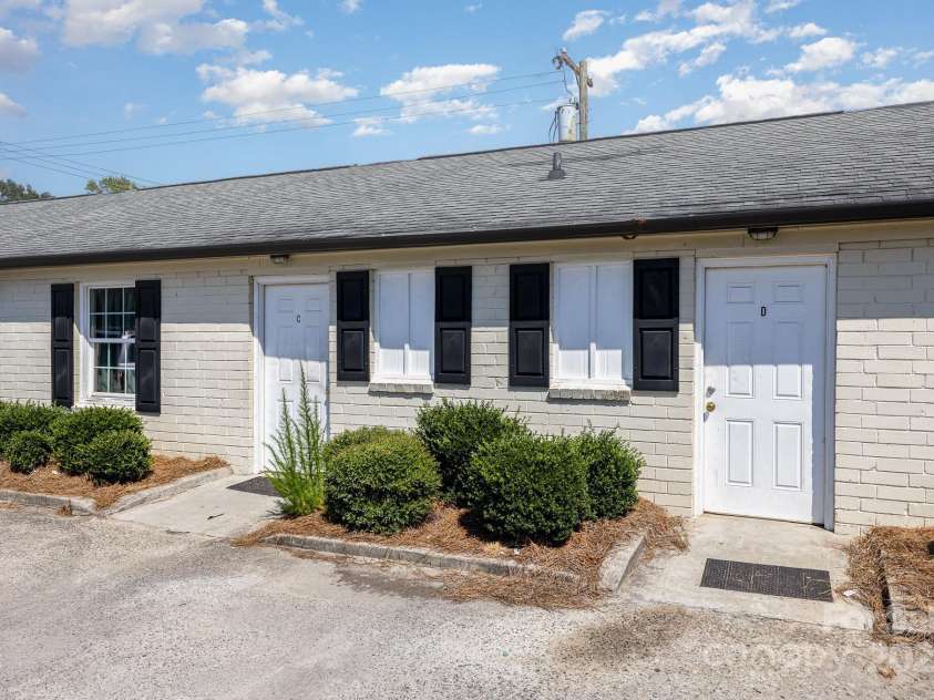 1655 Webb Street, Gastonia, NC 28052.  MLS# CAR4278686, YatesRealty ID 26261. 