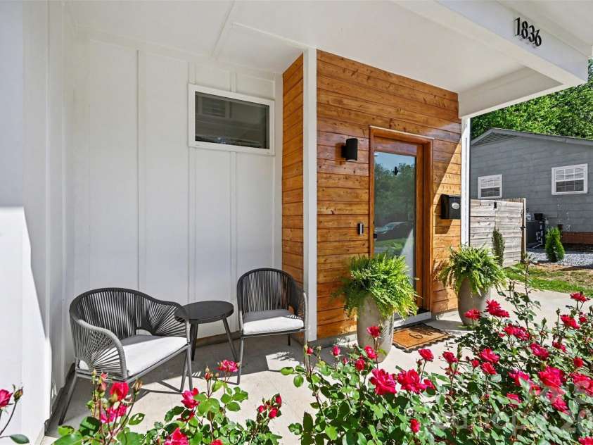 1836 Academy Street, Charlotte, NC 28205.  MLS# CAR4370202, YatesRealty ID 26261. 