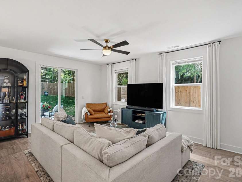 1836 Academy Street, Charlotte, NC 28205.  MLS# CAR4370202, YatesRealty ID 26261. 