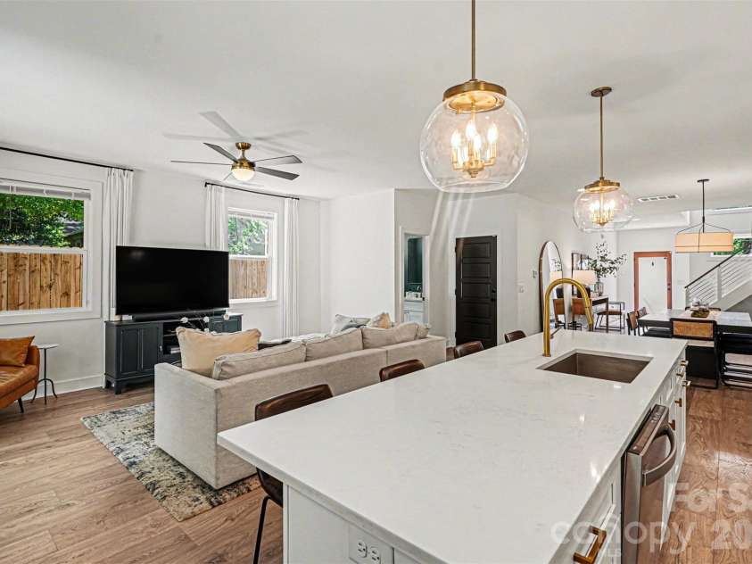 1836 Academy Street, Charlotte, NC 28205.  MLS# CAR4370202, YatesRealty ID 26261. 