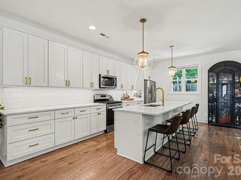 1836 Academy Street, Charlotte, NC 28205.  MLS# CAR4370202, YatesRealty ID 26261. 