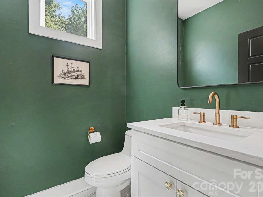 1836 Academy Street, Charlotte, NC 28205.  MLS# CAR4370202, YatesRealty ID 26261. 