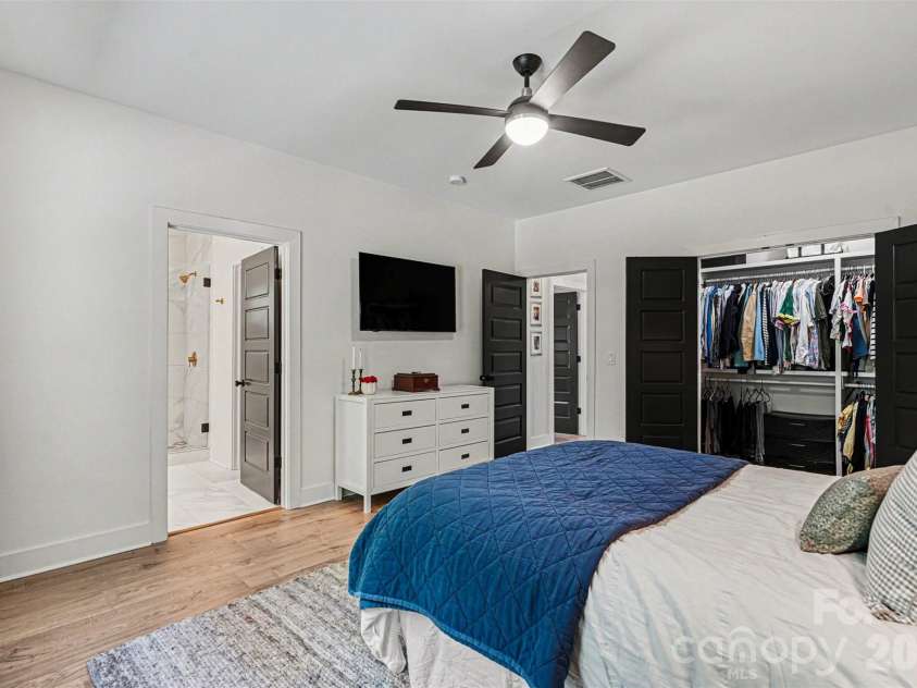 1836 Academy Street, Charlotte, NC 28205.  MLS# CAR4370202, YatesRealty ID 26261. 