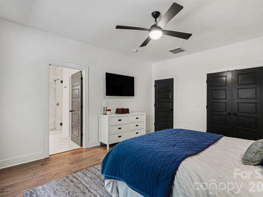 1836 Academy Street, Charlotte, NC 28205.  MLS# CAR4370202, YatesRealty ID 26261. 