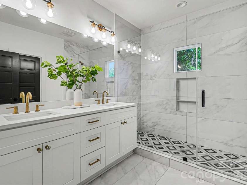 1836 Academy Street, Charlotte, NC 28205.  MLS# CAR4370202, YatesRealty ID 26261. 