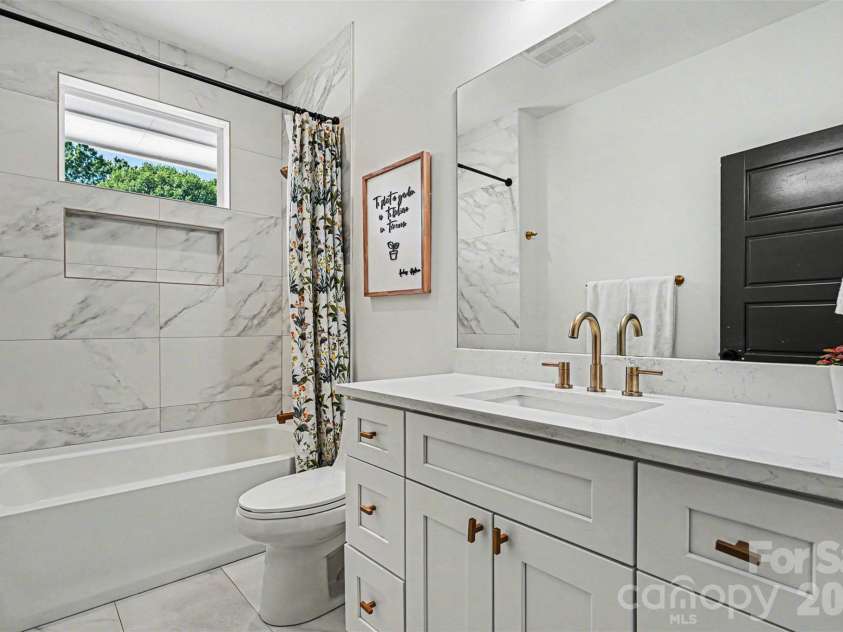 1836 Academy Street, Charlotte, NC 28205.  MLS# CAR4370202, YatesRealty ID 26261. 
