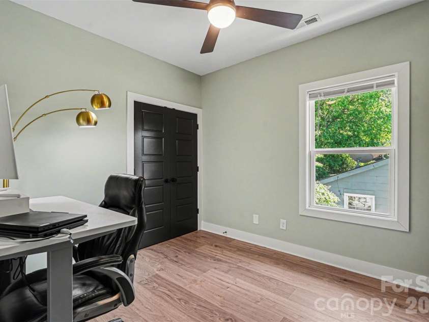 1836 Academy Street, Charlotte, NC 28205.  MLS# CAR4370202, YatesRealty ID 26261. 