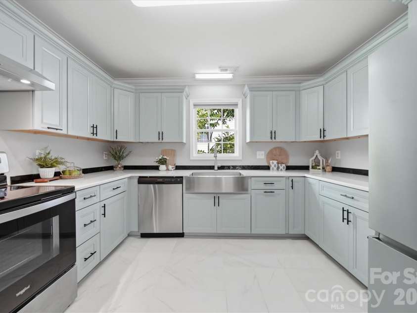 1834 Terrain Drive, Conover, NC 28613.  MLS# CAR4371002, YatesRealty ID 26262. 