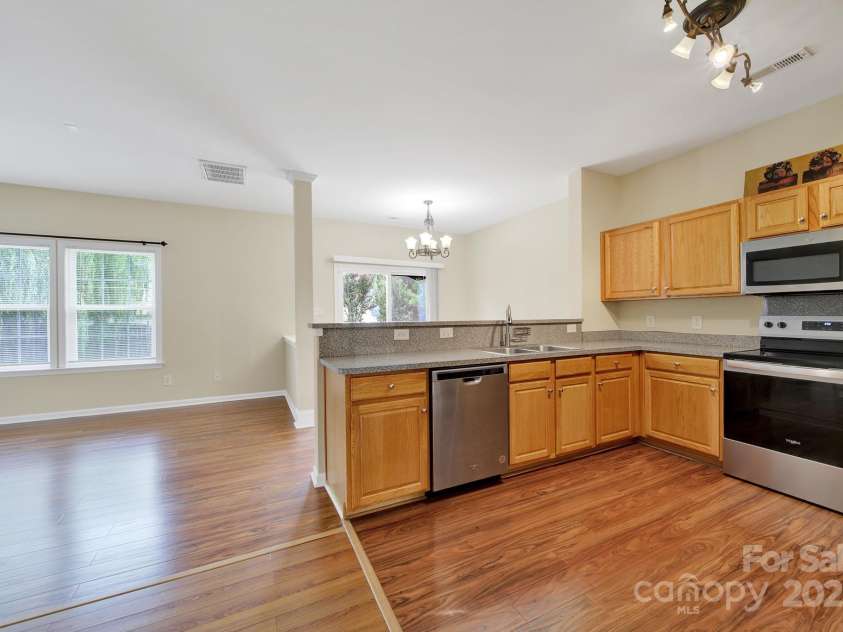 3333 Cole Mill Road, Charlotte, NC 28270.  MLS# CAR4274949, YatesRealty ID 26262. 