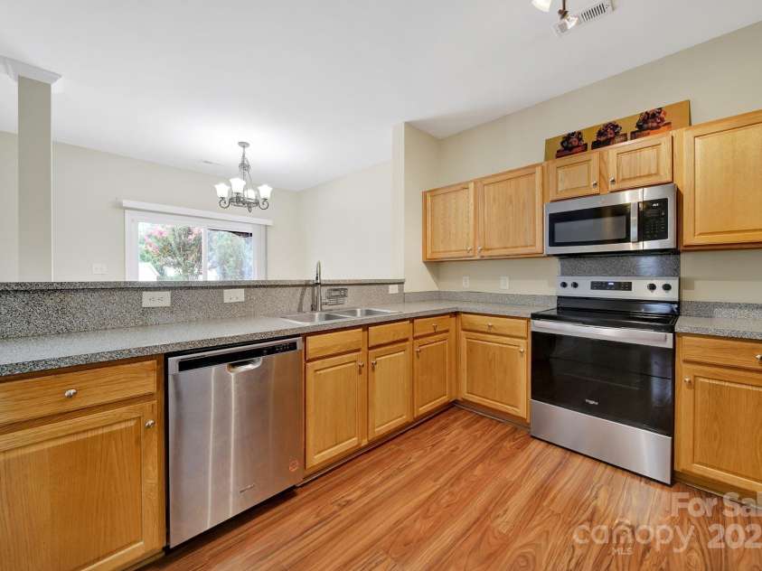 3333 Cole Mill Road, Charlotte, NC 28270.  MLS# CAR4274949, YatesRealty ID 26262. 