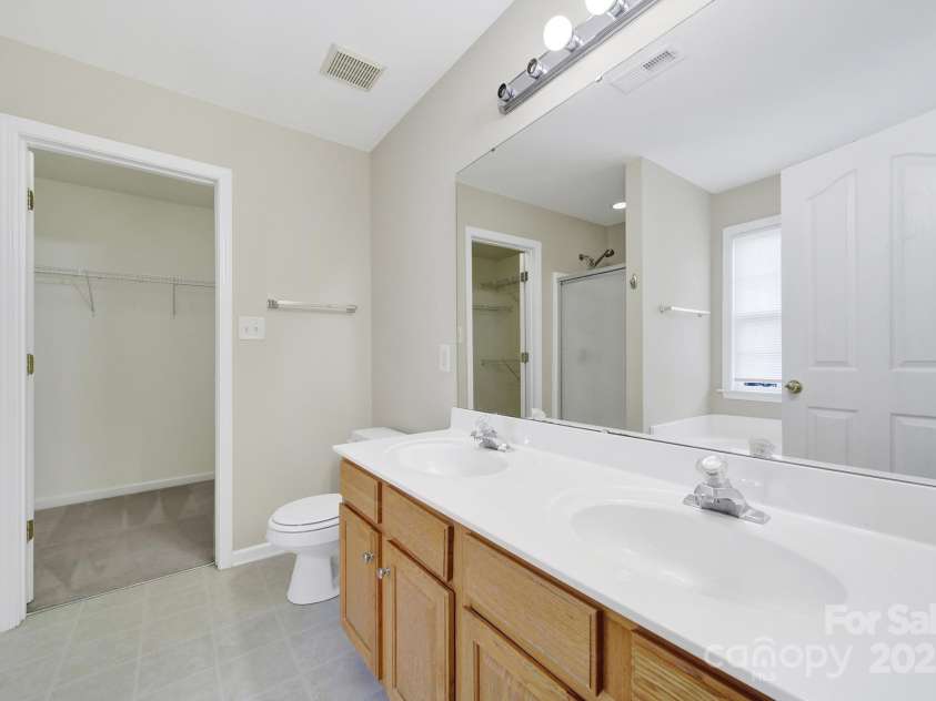 3333 Cole Mill Road, Charlotte, NC 28270.  MLS# CAR4274949, YatesRealty ID 26262. 