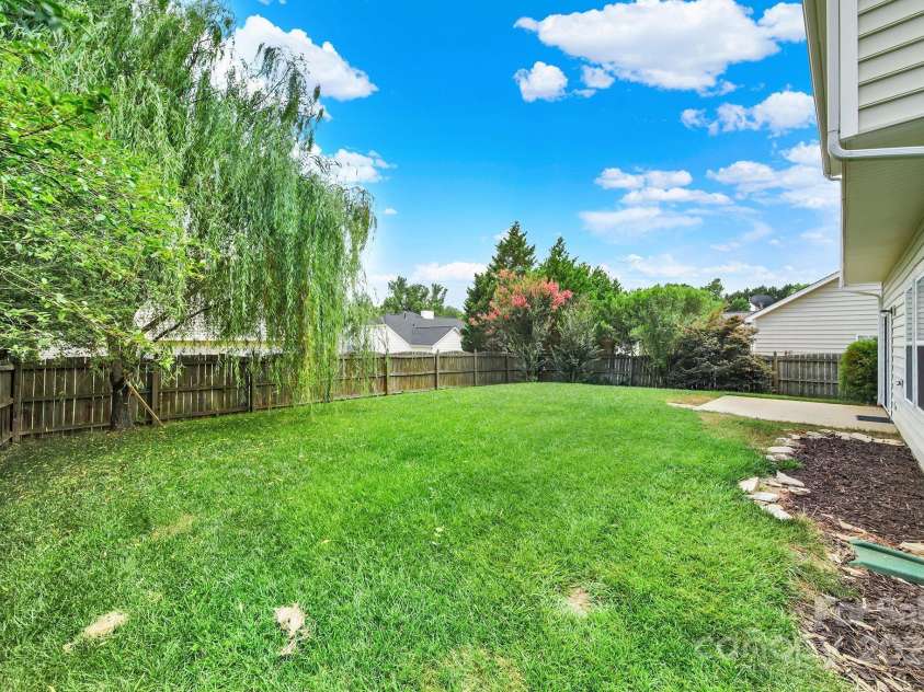 3333 Cole Mill Road, Charlotte, NC 28270.  MLS# CAR4274949, YatesRealty ID 26262. 