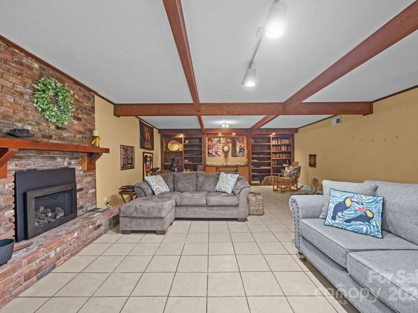 894 Indian Hill Road, Hendersonville, NC 28791.  MLS# CAR4273785, YatesRealty ID 26263. 