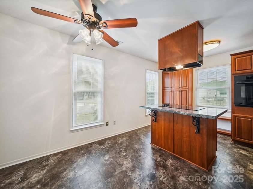 8436 Knights Bridge Road, Charlotte, NC 28210.  MLS# CAR4280669, YatesRealty ID 26264. 