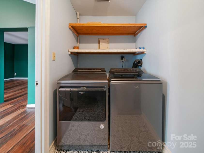 8436 Knights Bridge Road, Charlotte, NC 28210.  MLS# CAR4280669, YatesRealty ID 26264. 