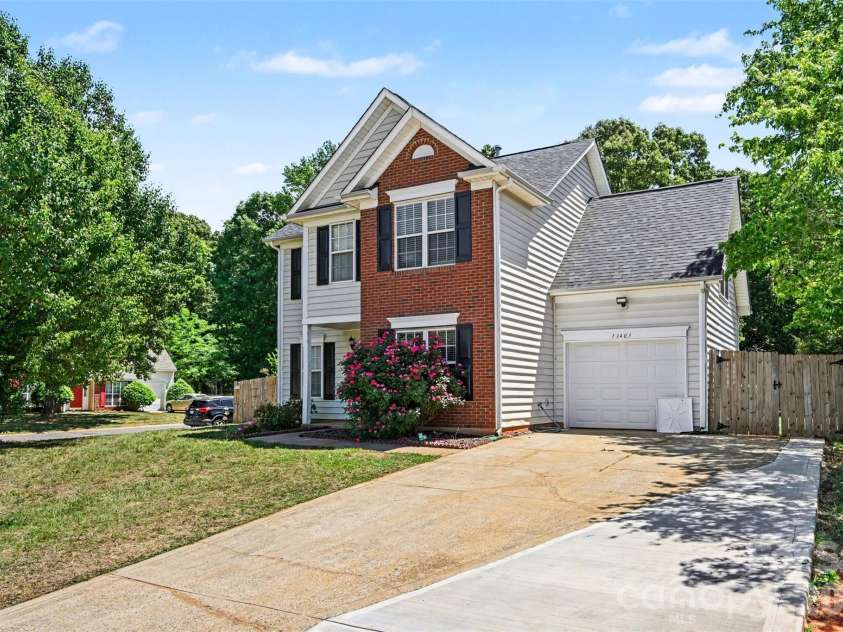 13403 Willow Falls Road, Charlotte, NC 28215.  MLS# CAR4376045, YatesRealty ID 26265. 