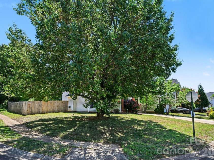 13403 Willow Falls Road, Charlotte, NC 28215.  MLS# CAR4376045, YatesRealty ID 26265. 
