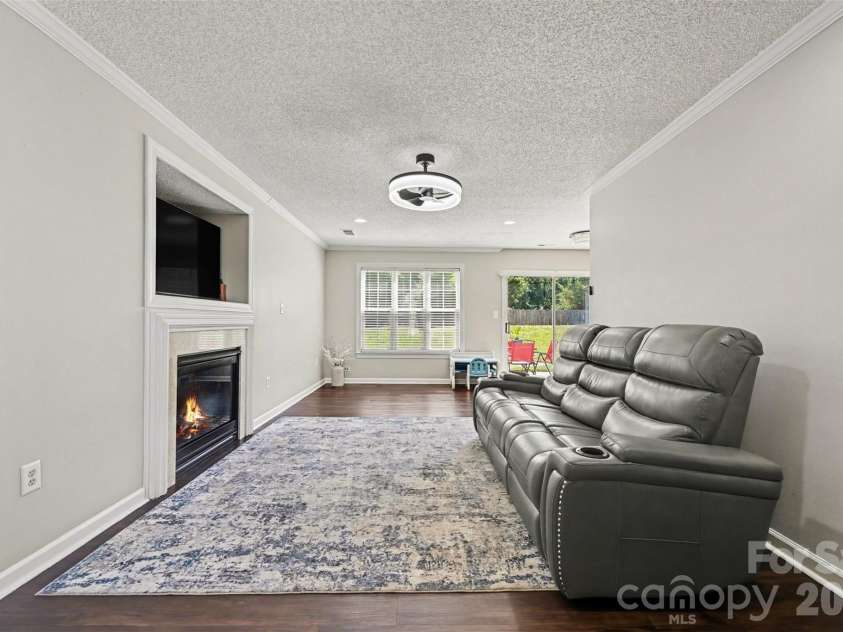 13403 Willow Falls Road, Charlotte, NC 28215.  MLS# CAR4376045, YatesRealty ID 26265. 