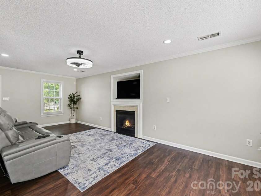 13403 Willow Falls Road, Charlotte, NC 28215.  MLS# CAR4376045, YatesRealty ID 26265. 