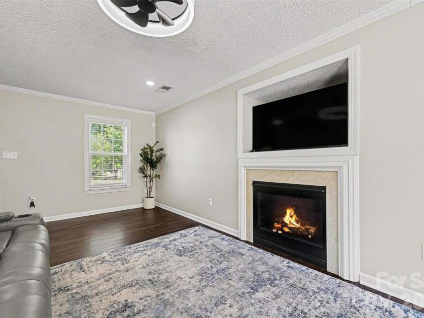 13403 Willow Falls Road, Charlotte, NC 28215.  MLS# CAR4376045, YatesRealty ID 26265. 