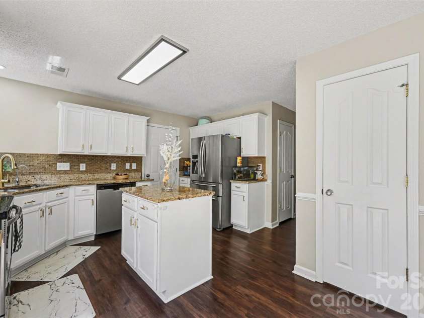 13403 Willow Falls Road, Charlotte, NC 28215.  MLS# CAR4376045, YatesRealty ID 26265. 