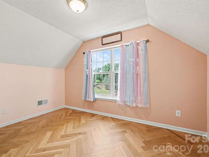 13403 Willow Falls Road, Charlotte, NC 28215.  MLS# CAR4376045, YatesRealty ID 26265. 