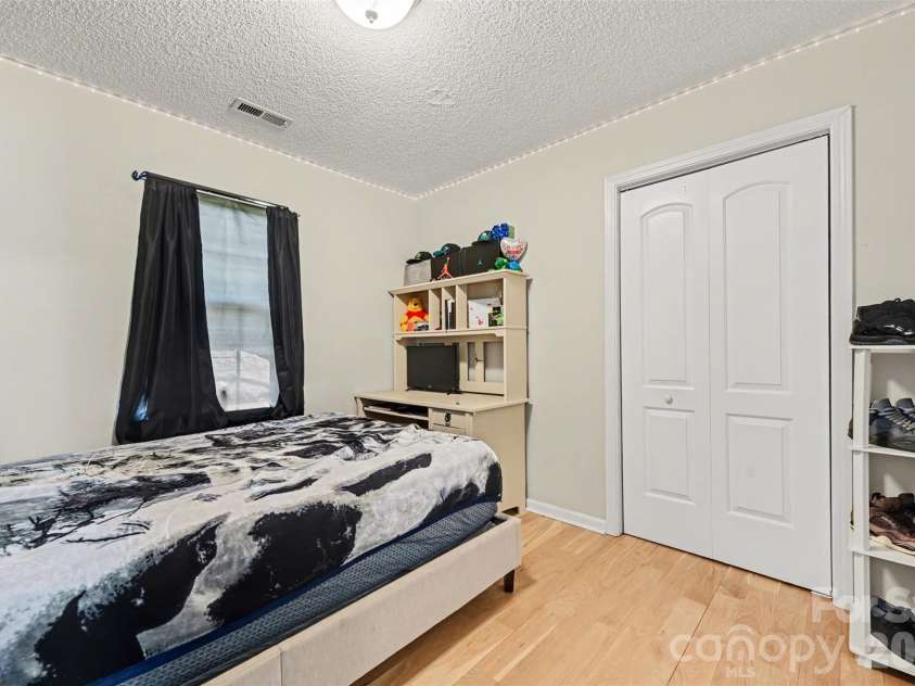 13403 Willow Falls Road, Charlotte, NC 28215.  MLS# CAR4376045, YatesRealty ID 26265. 
