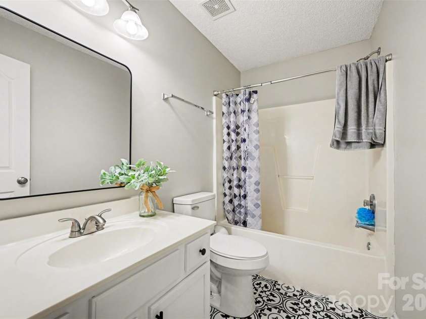 13403 Willow Falls Road, Charlotte, NC 28215.  MLS# CAR4376045, YatesRealty ID 26265. 