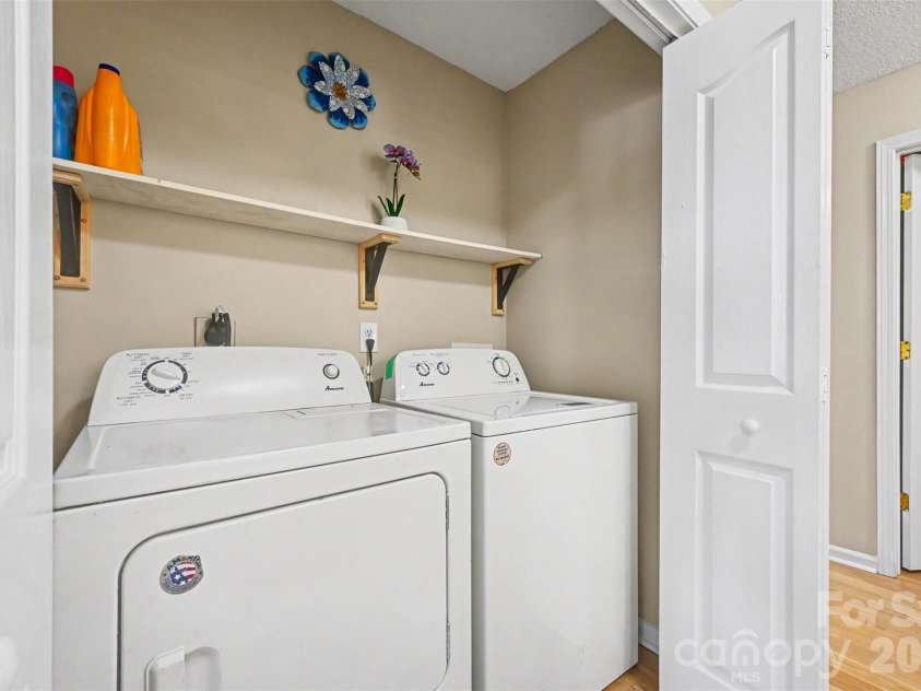 13403 Willow Falls Road, Charlotte, NC 28215.  MLS# CAR4376045, YatesRealty ID 26265. 