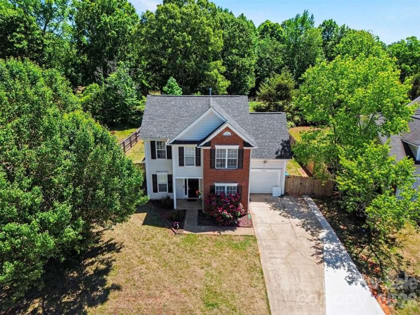13403 Willow Falls Road, Charlotte, NC 28215.  MLS# CAR4376045, YatesRealty ID 26265. 