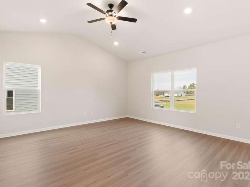 3460 Saddlebred Drive, Gastonia, NC 28052.  MLS# CAR4277590, YatesRealty ID 26265. 