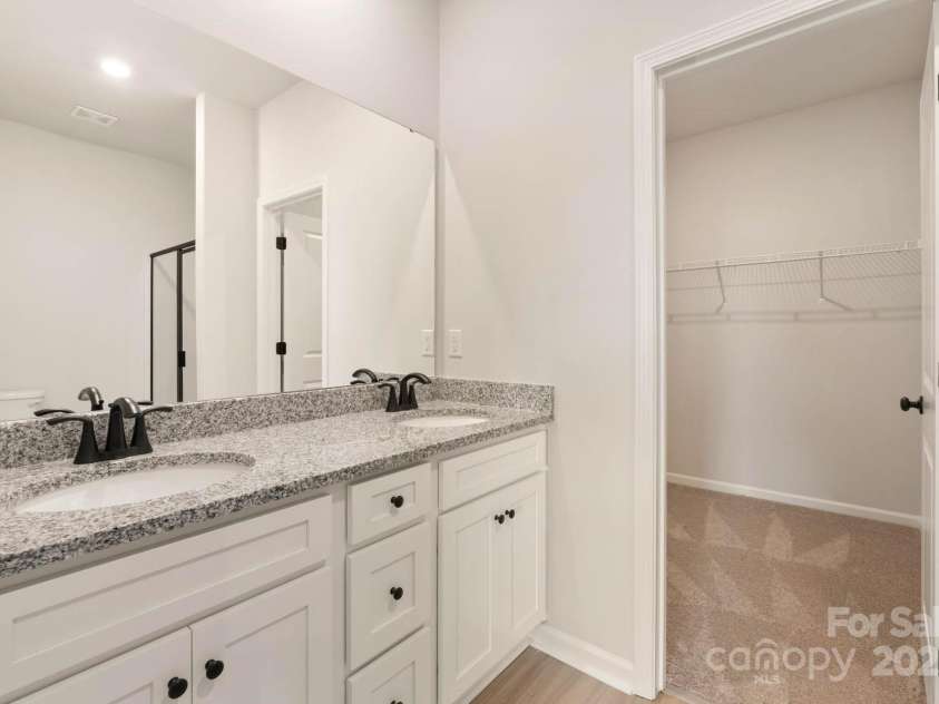 3460 Saddlebred Drive, Gastonia, NC 28052.  MLS# CAR4277590, YatesRealty ID 26265. 