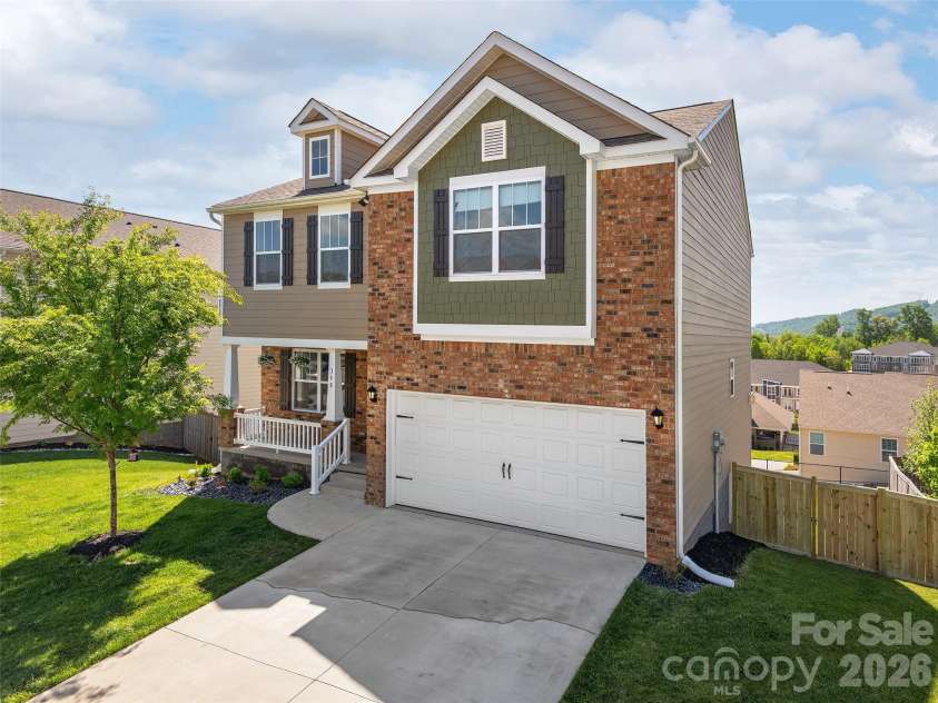 348 Tavernier Lane, Candler, NC 28715.  MLS# CAR4377165, YatesRealty ID 26267. 