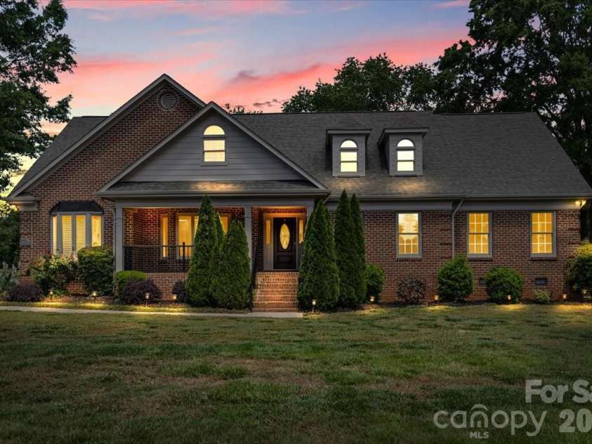 13815 Holgate Hill Drive, Mint Hill, NC 28227.  MLS# CAR4374525, YatesRealty ID 26268. 