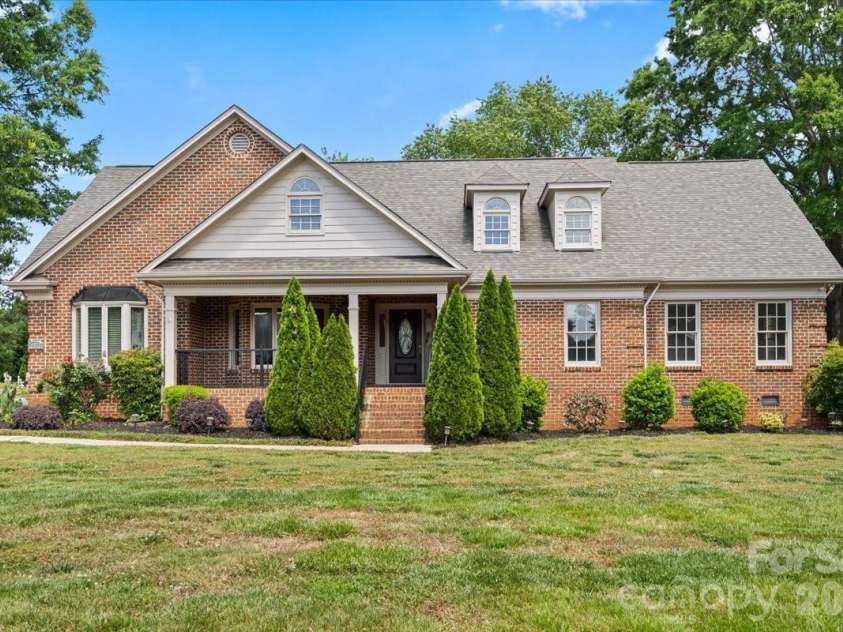 13815 Holgate Hill Drive, Mint Hill, NC 28227.  MLS# CAR4374525, YatesRealty ID 26268. 