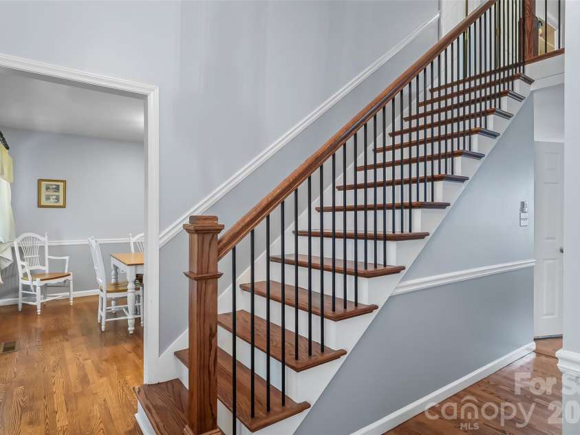 808 Lakey Gap Road, Black Mountain, NC 28711.  MLS# CAR4377465, YatesRealty ID 26269. 