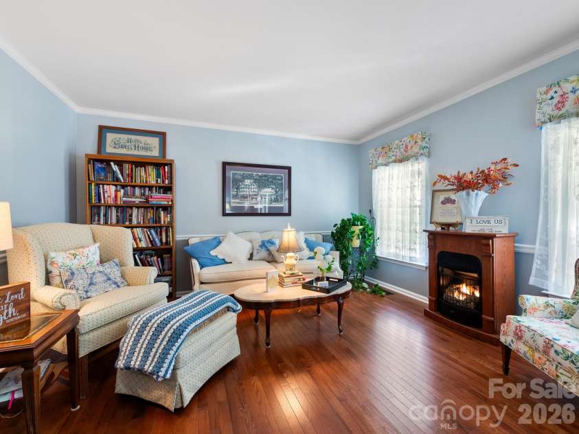 808 Lakey Gap Road, Black Mountain, NC 28711.  MLS# CAR4377465, YatesRealty ID 26269. 