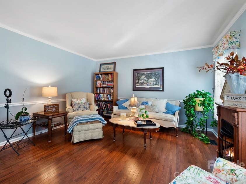 808 Lakey Gap Road, Black Mountain, NC 28711.  MLS# CAR4377465, YatesRealty ID 26269. 