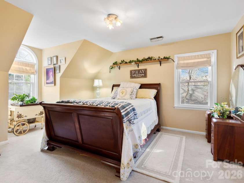 808 Lakey Gap Road, Black Mountain, NC 28711.  MLS# CAR4377465, YatesRealty ID 26269. 