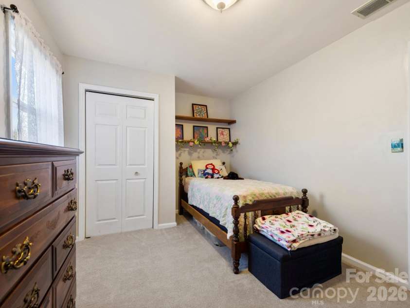 808 Lakey Gap Road, Black Mountain, NC 28711.  MLS# CAR4377465, YatesRealty ID 26269. 