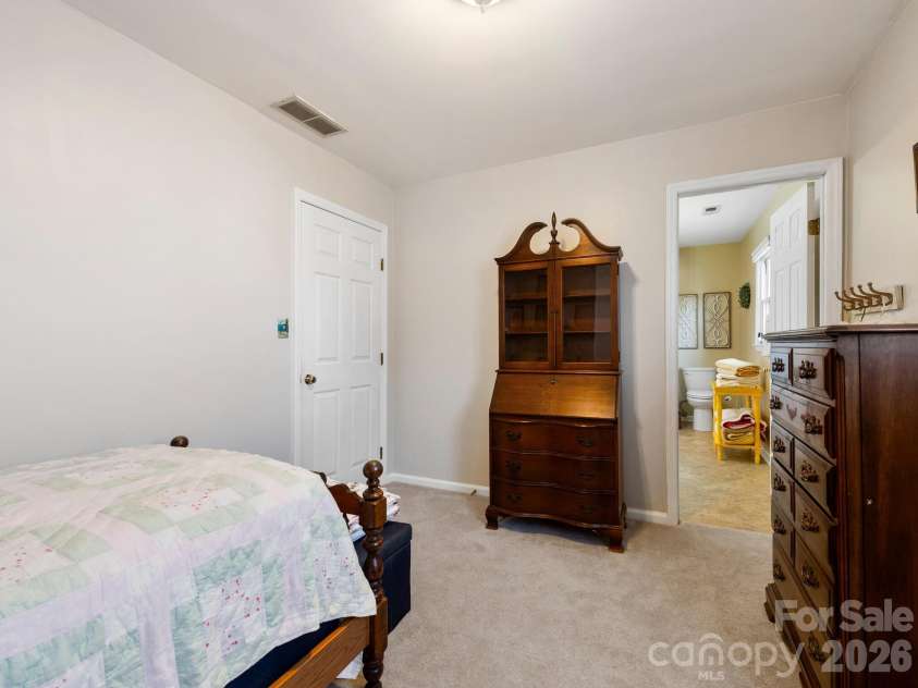 808 Lakey Gap Road, Black Mountain, NC 28711.  MLS# CAR4377465, YatesRealty ID 26269. 