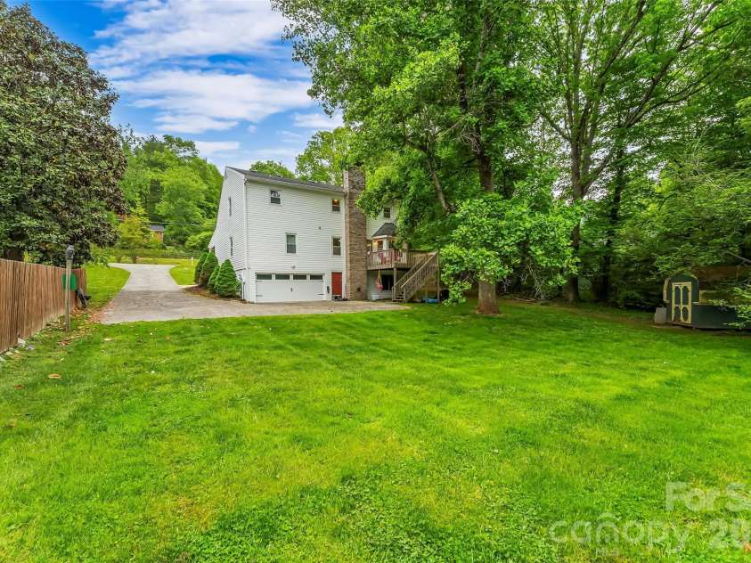 808 Lakey Gap Road, Black Mountain, NC 28711.  MLS# CAR4377465, YatesRealty ID 26269. 