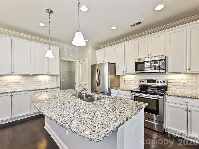 113 Park View Drive, Belmont, NC 28012.  MLS# CAR4352382, YatesRealty ID 2627. Kitchen