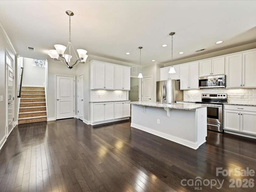 113 Park View Drive, Belmont, NC 28012.  MLS# CAR4352382, YatesRealty ID 2627. Kitchen & Dining