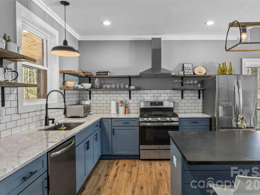 43 Clinchfield Gap Road, Marion, NC 28752.  MLS# CAR4338640, YatesRealty ID 2627. 