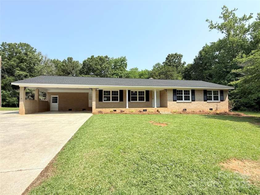 279 Bailey Road, Lancaster, SC 29720.  MLS# CAR4266475, YatesRealty ID 26272. 