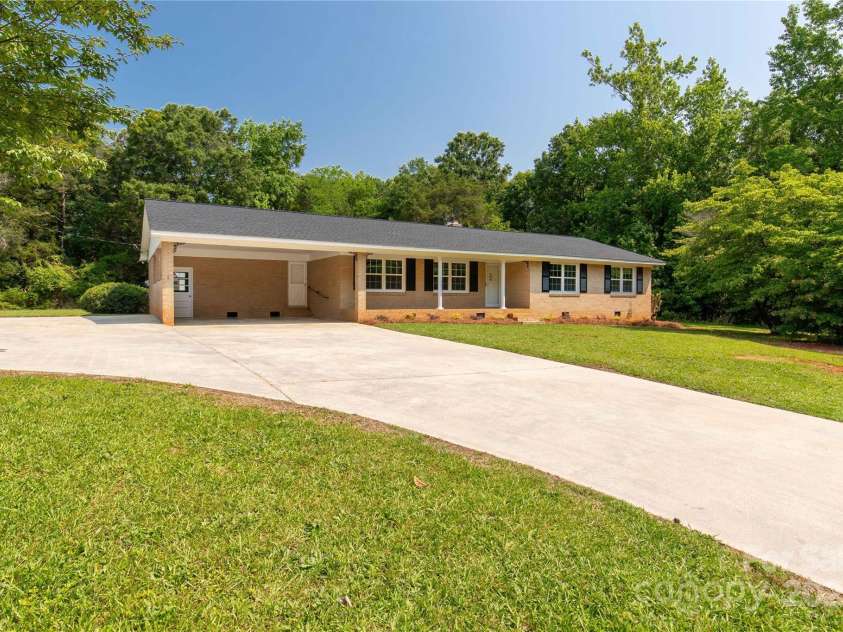 279 Bailey Road, Lancaster, SC 29720.  MLS# CAR4266475, YatesRealty ID 26272. 