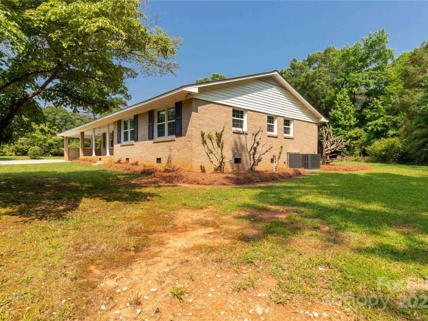 279 Bailey Road, Lancaster, SC 29720.  MLS# CAR4266475, YatesRealty ID 26272. 